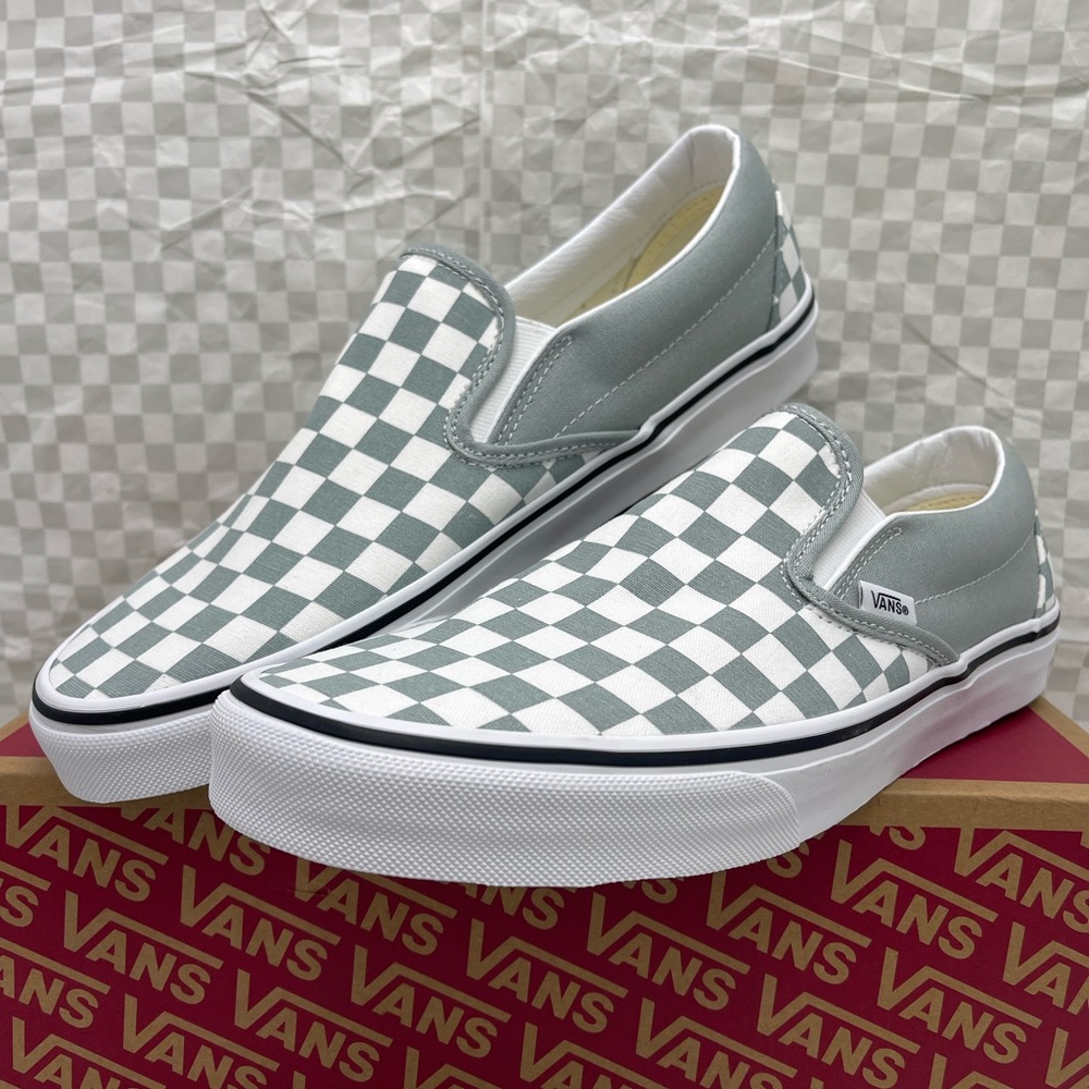Vans WMN Classic Slip-On
Color Theory Checkerboard Pure Grey
VN000D5PEPO Sneaker - Picture 12 of 16